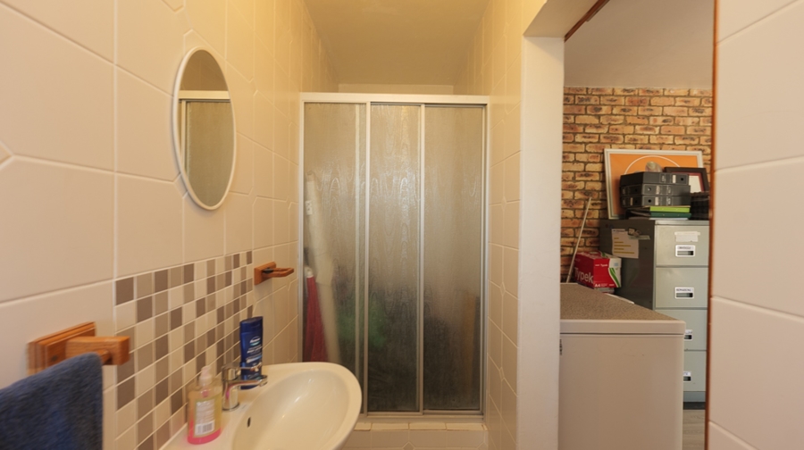 4 Bedroom Property for Sale in Struisbaai Western Cape